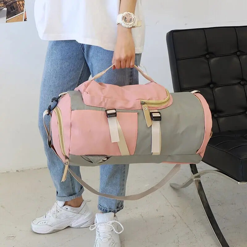 Compartiment pour chaussures intégré au sac à dos, détail visible