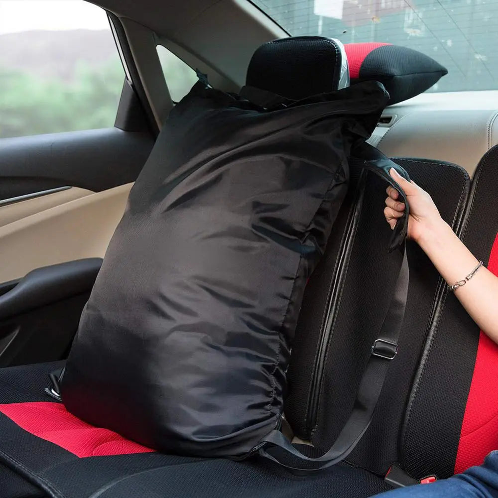 Sac à dos ouvert montrant l'intérieur spacieux