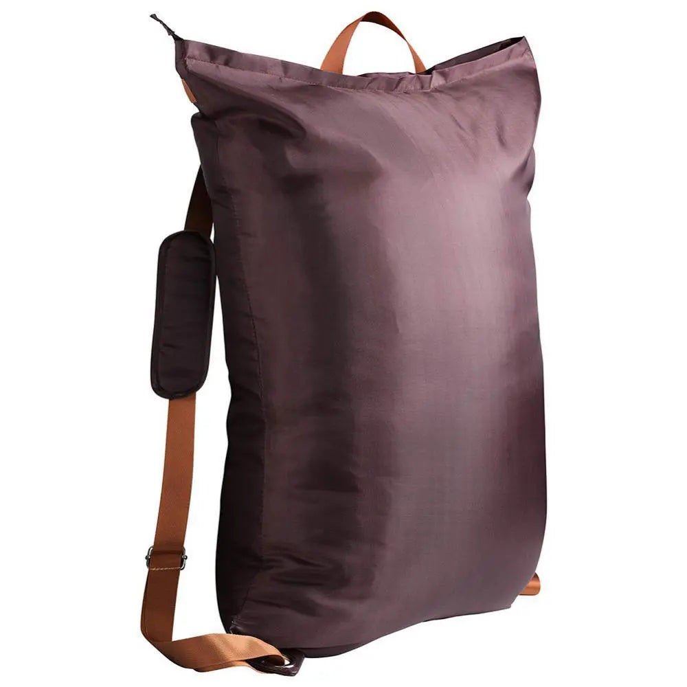 Sac à dos marron en nylon, idéal pour le linge sale