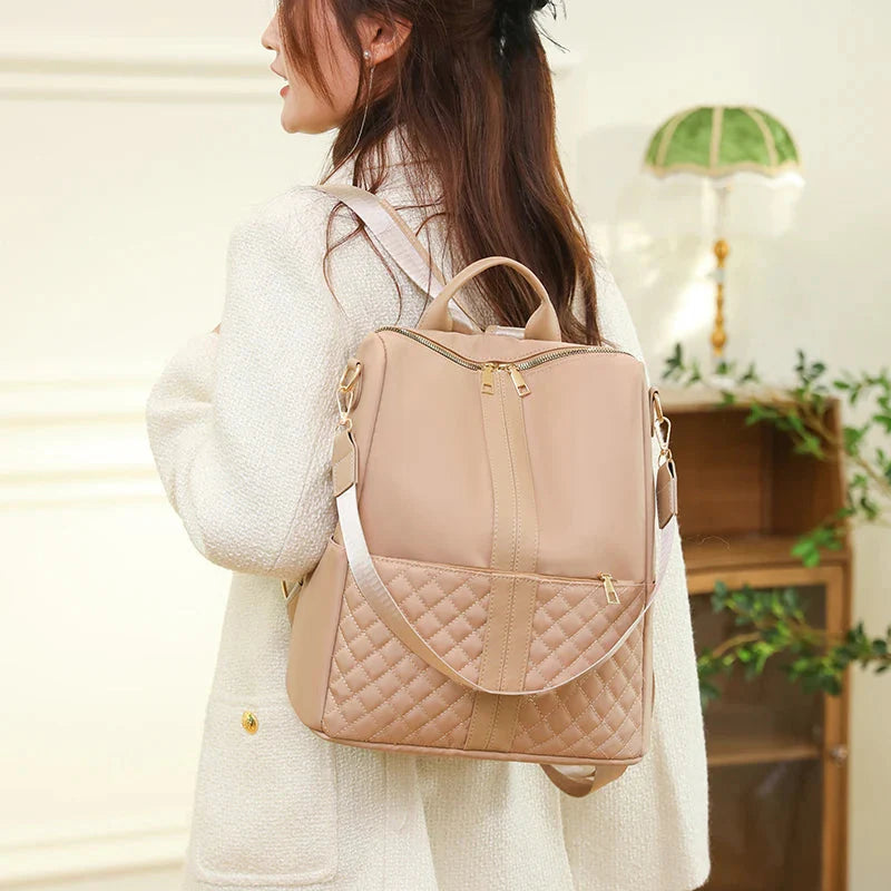 Sac à dos chic, vue latérale montrant les poches
