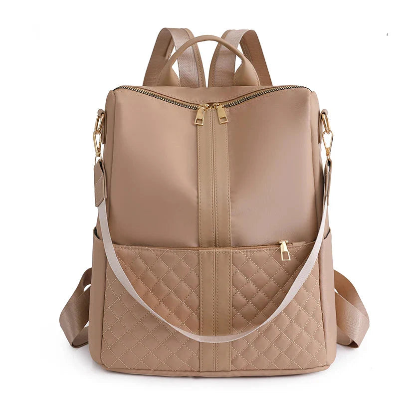 Sac beige, détails des coutures et finitions