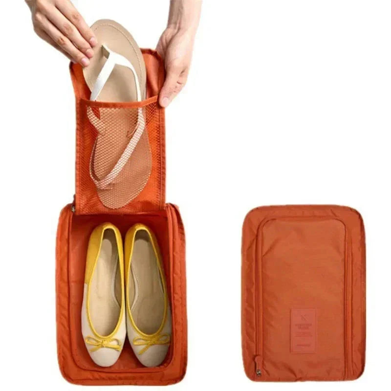 Intérieur du sac montrant l'espace de rangement pour chaussures