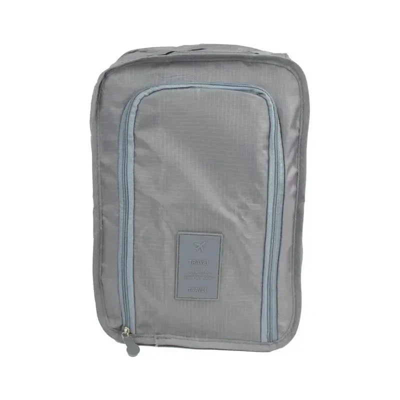 Housse grise pour chaussures, pratique et élégante