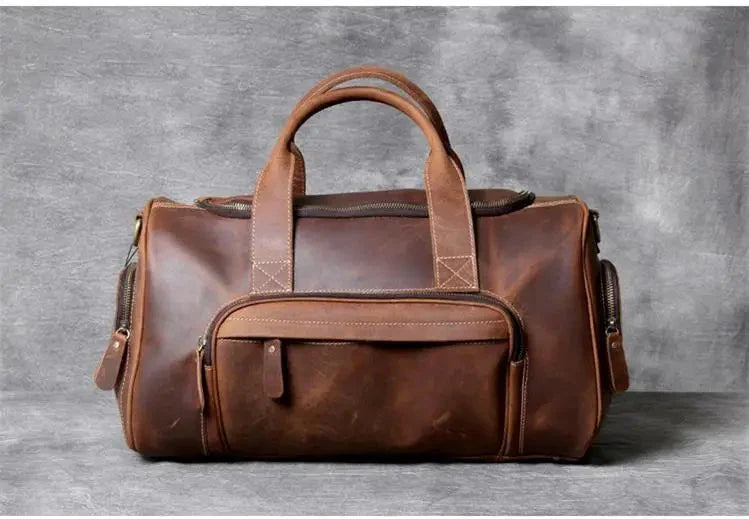 Détails des poches de rangement internes du sac en cuir