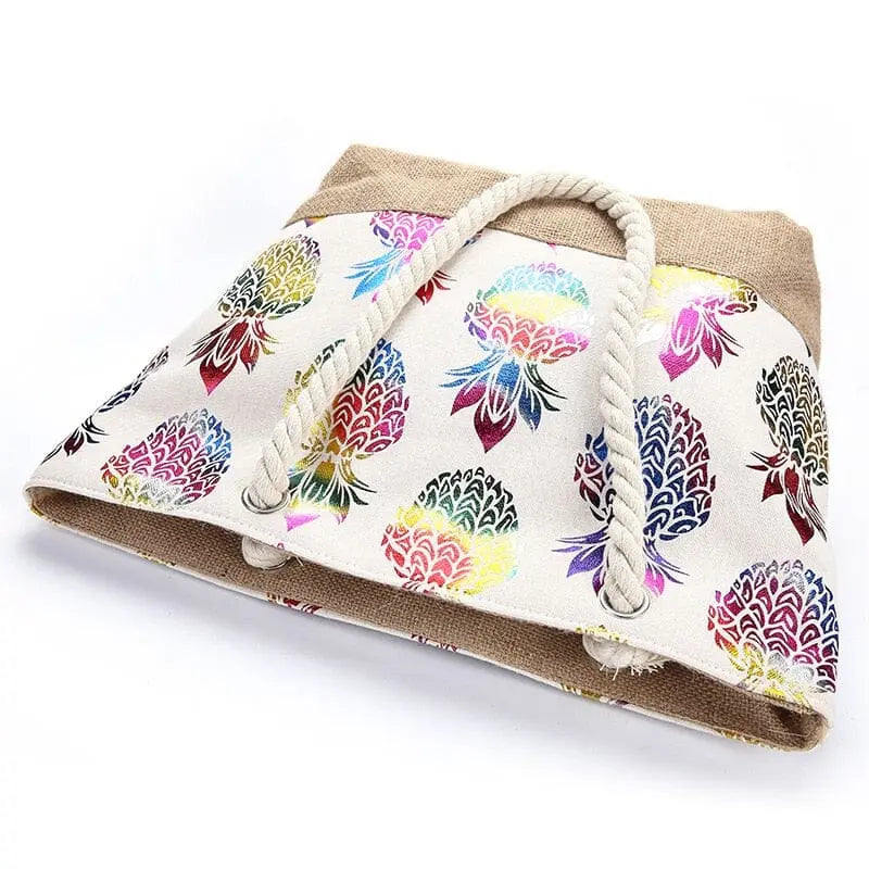 Détail du motif ananas sur le sac en tissu