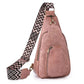 Gros plan sur la texture du cuir PU du sac