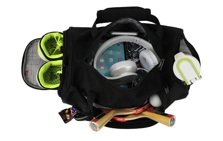 Sac de sport ouvert montrant l'intérieur spacieux