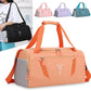 Sac de sport femme en usage, porté à l'épaule