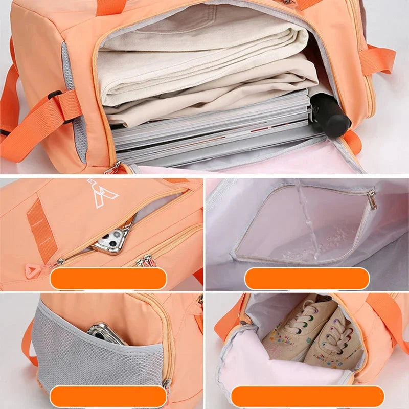Vue intérieure du sac montrant les compartiments spacieux