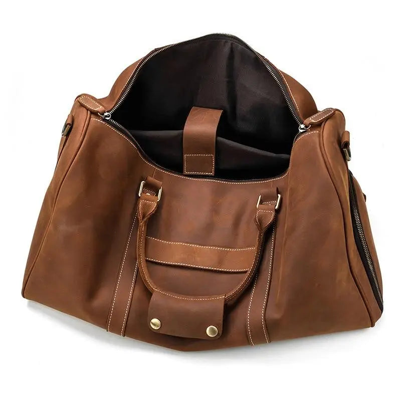 Intérieur spacieux du sac avec compartiments visibles