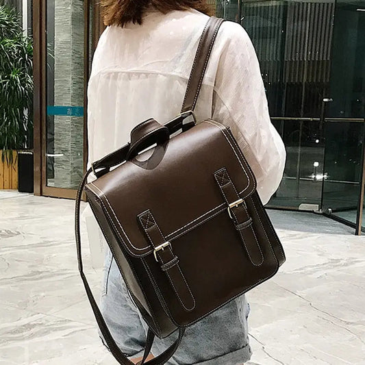 Vue de dos du sac à dos vintage avec bretelles ajustables