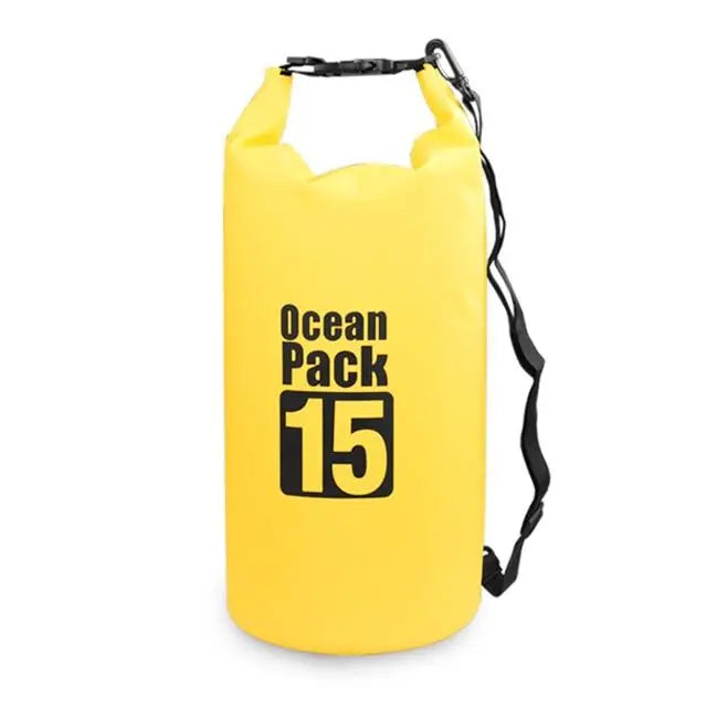 Sac étanche jaune 15L sur fond blanc, vue de face