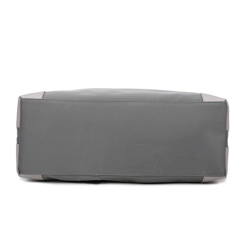 Fermeture éclair du sac de voyage en gros plan