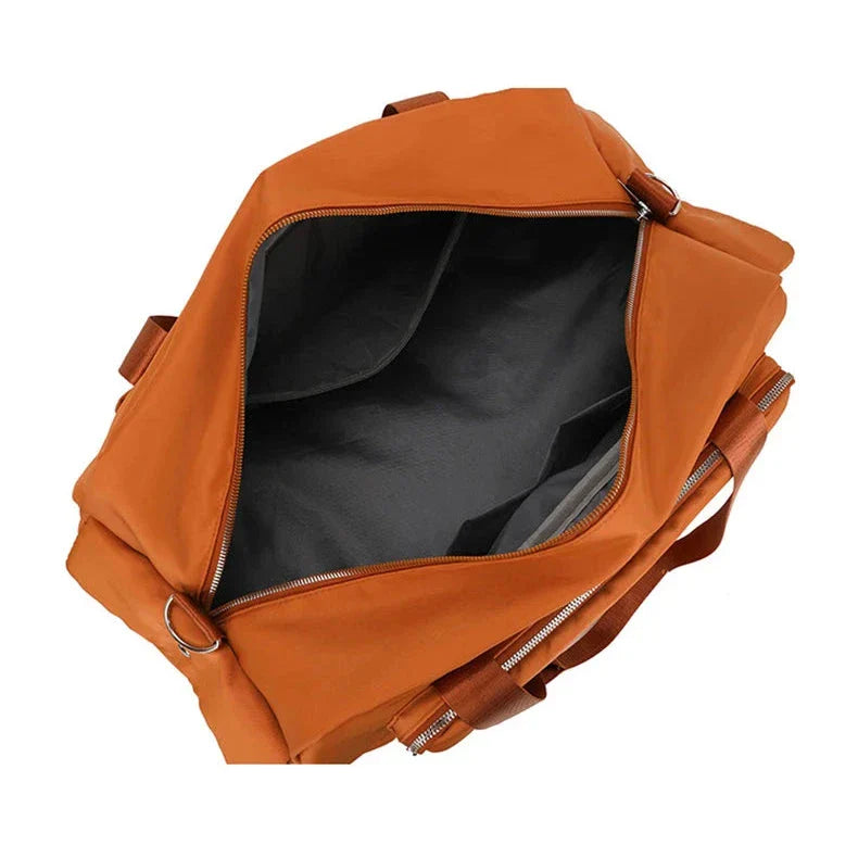 Sac de voyage montrant le compartiment pour chaussures