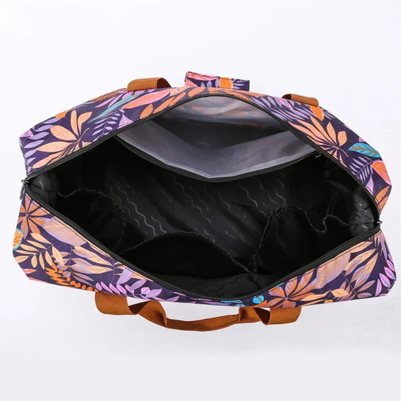 Vue rapprochée du motif floral sur le tissu imperméable