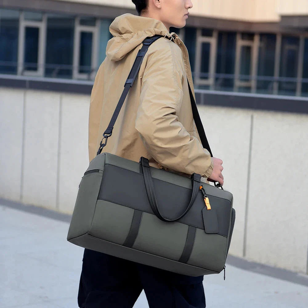 Sac de voyage imperméable avec compartiment principal spacieux