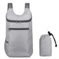 Sac à dos gris, détail du tissu imperméable et résistant