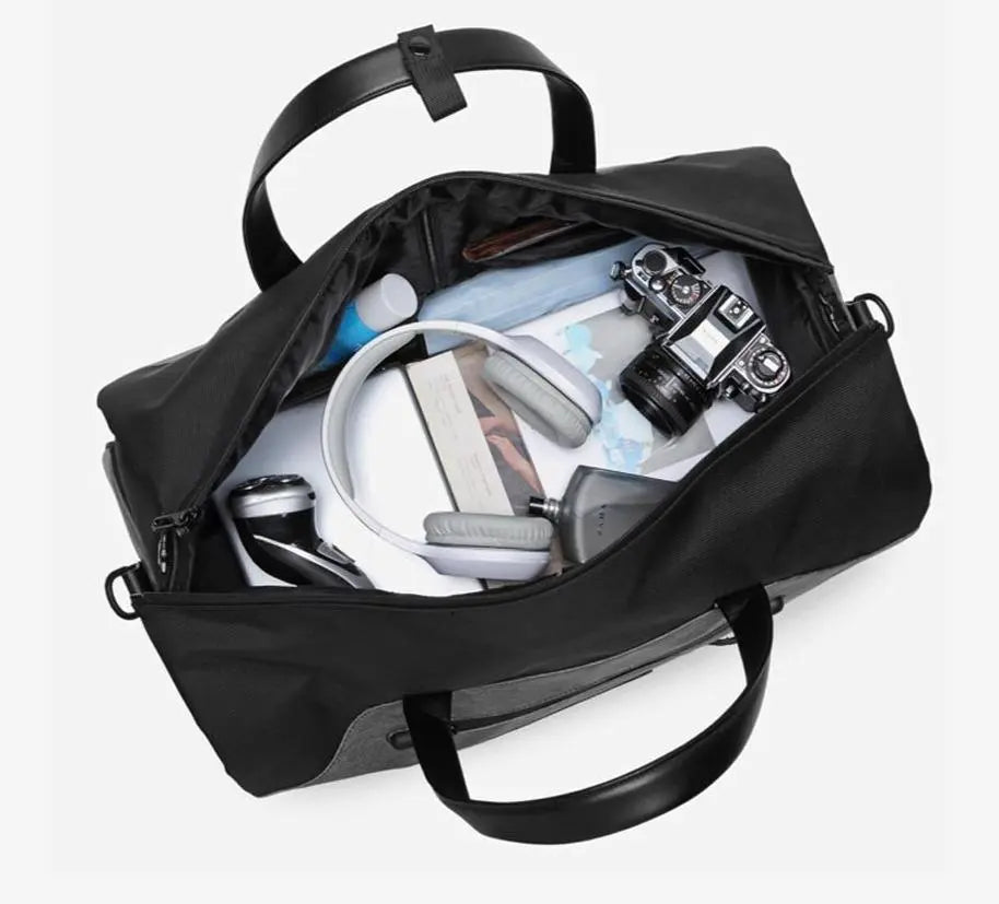 Vue de côté du sac convertible en sac à dos