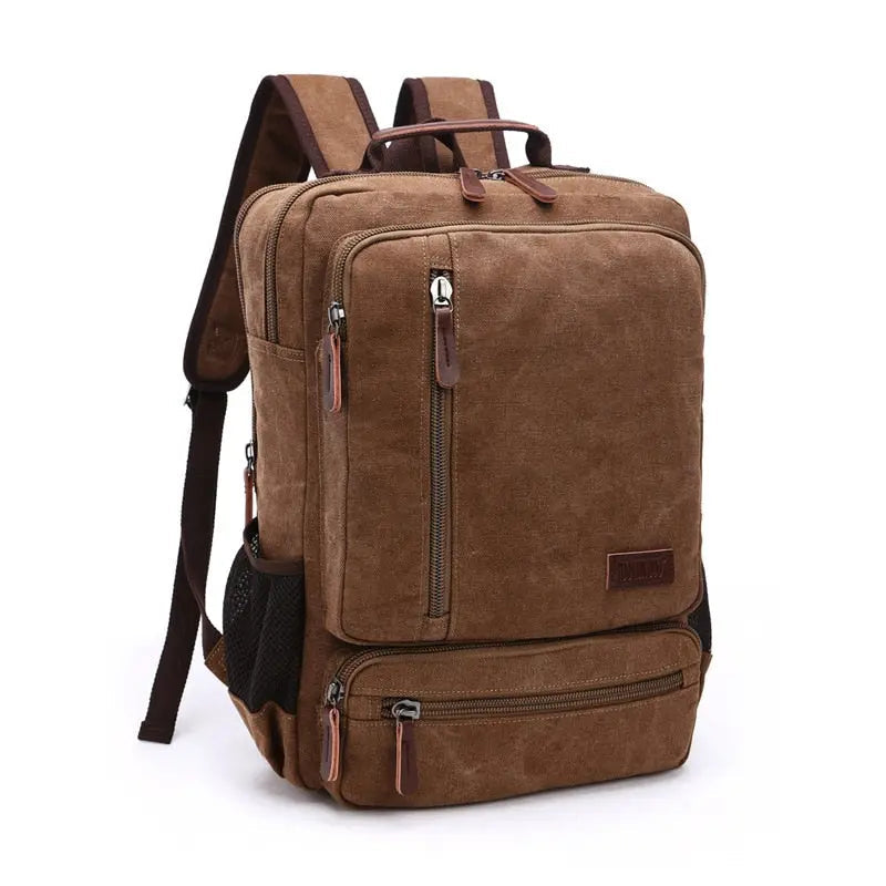 Sac à dos vintage posé sur une surface en bois, vue de dessus