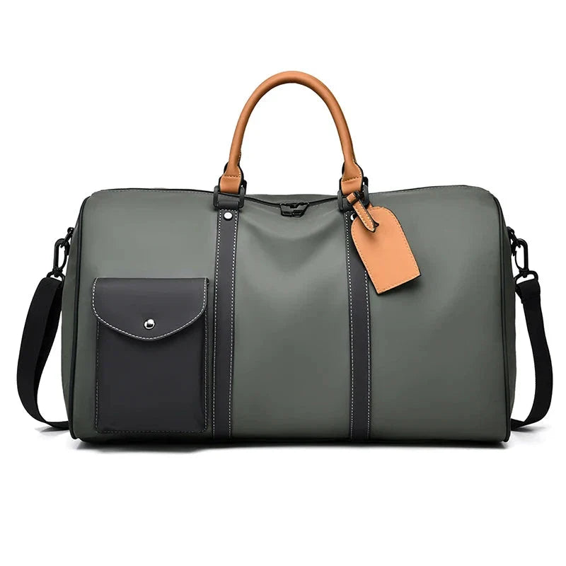 Sac weekender vert avec étiquette de bagage assortie