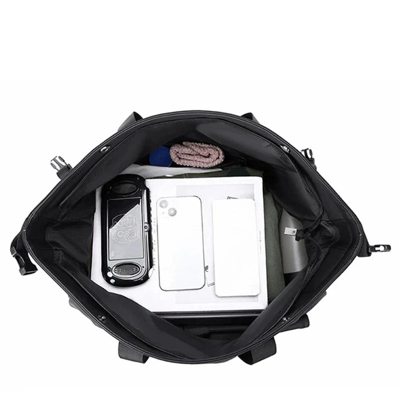 Compartiment principal ouvert du sac, montrant l'espace intérieur