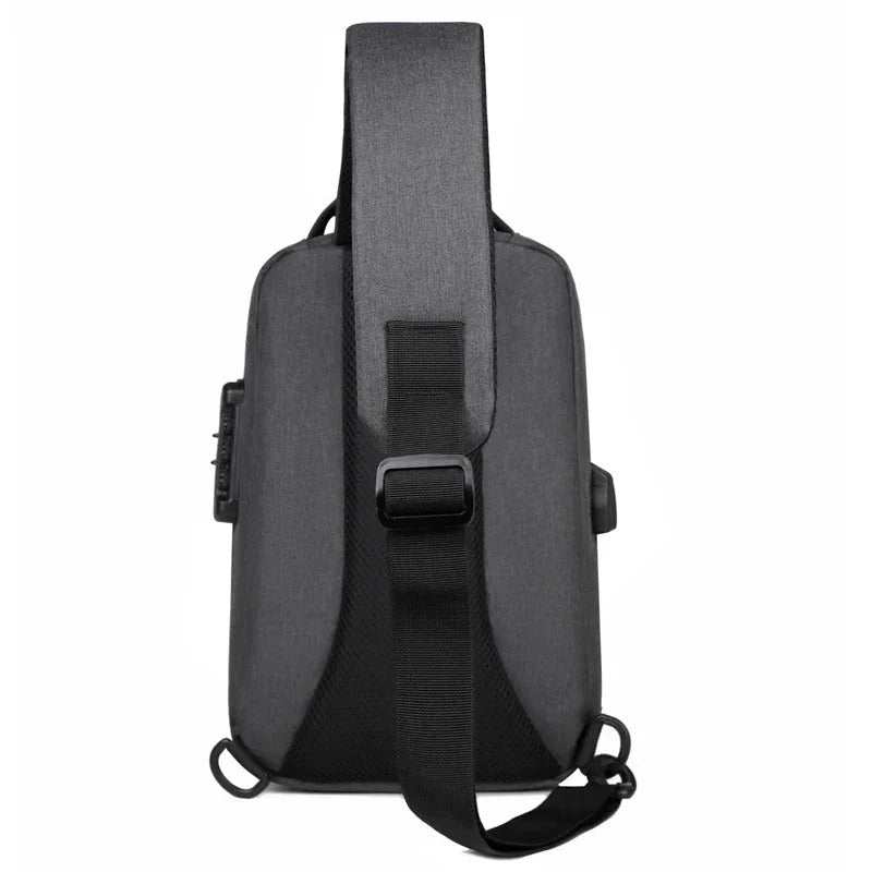 Vue de côté du sac montrant le port USB intégré