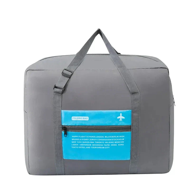 Sac plié compact, facile à ranger, sur une surface plane