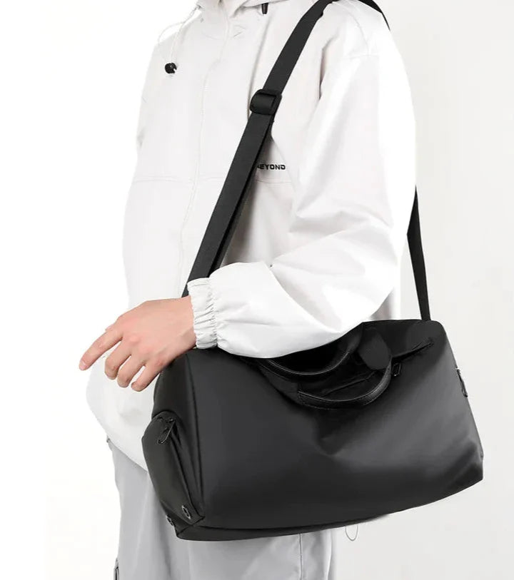 Poignées renforcées et bandoulière réglable pour un port confortable