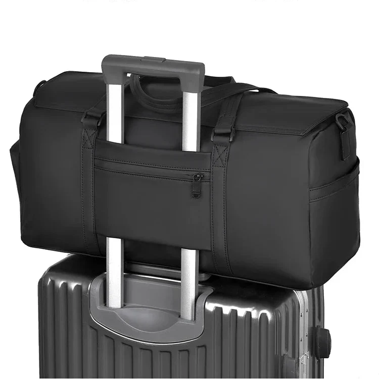 Intérieur du sac montrant l'organisation des espaces de rangement