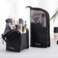 Trousse de maquillage ouverte avec pinceaux visibles