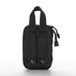 Trousse accrochée à une ceinture pour démontrer sa portabilité