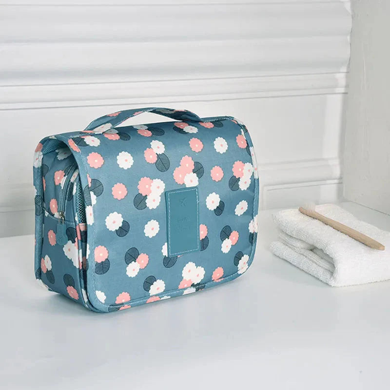 Trousse de toilette fermée avec poignée de transport