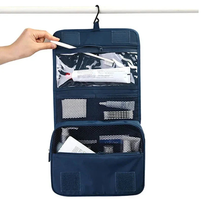 Vue intérieure de la trousse avec compartiments ouverts