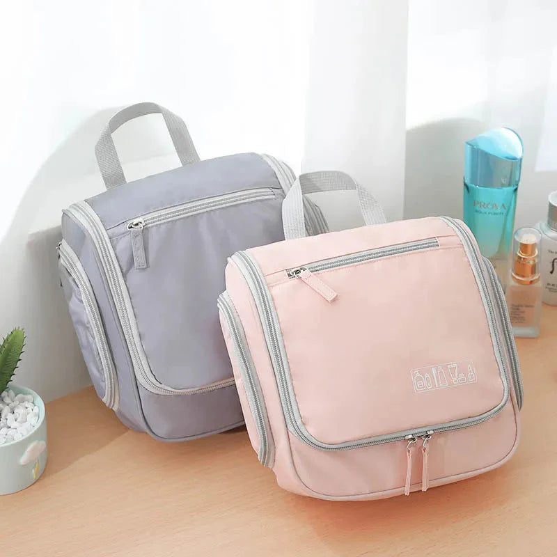 Vue intérieure de la trousse avec compartiments étanches
