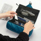 Trousse de toilette suspendue avec crochet visible