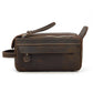 Vue de face de la trousse en cuir marron clair