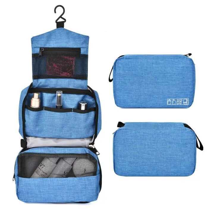Trousse bleu ciel avec détails de couture visibles