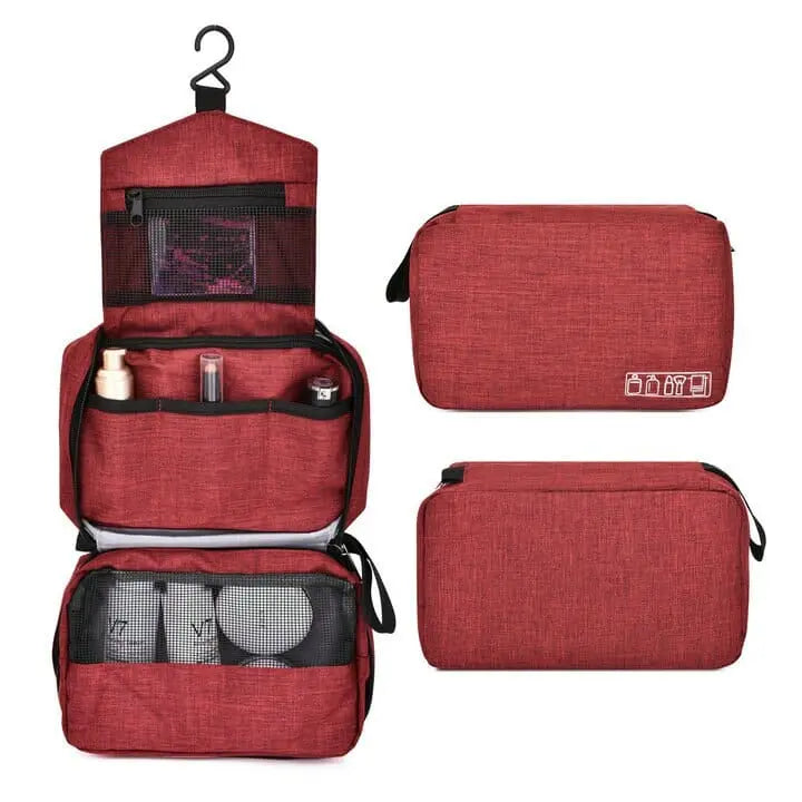 Trousse rouge avec plusieurs compartiments visibles