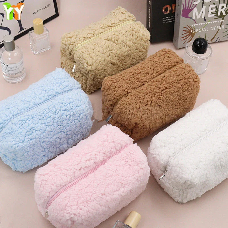 Trousse de toilette en flanelle, vue de profil