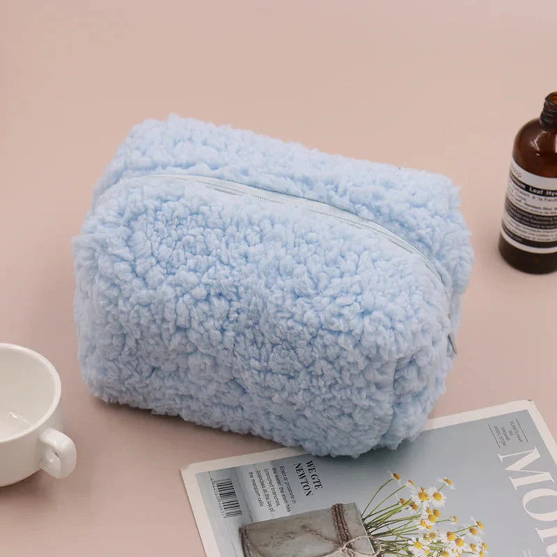 Trousse bleu ciel en flanelle, idéale pour le voyage