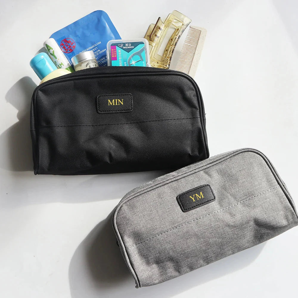Vue d'ensemble d'une trousse personnalisée en nylon gris