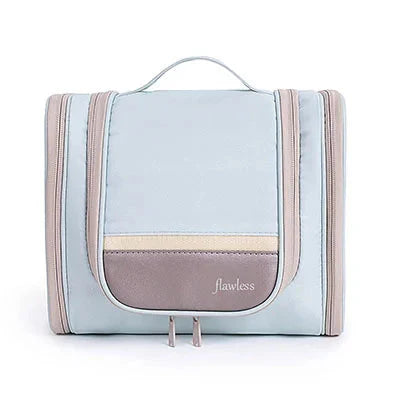 Trousse bleu ciel, vue d'ensemble avec crochet visible