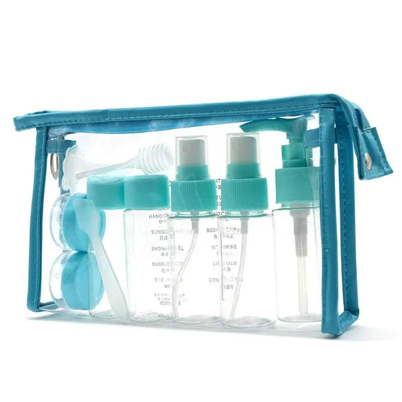 Trousse bleue contenant flacons, pots et accessoires de voyage