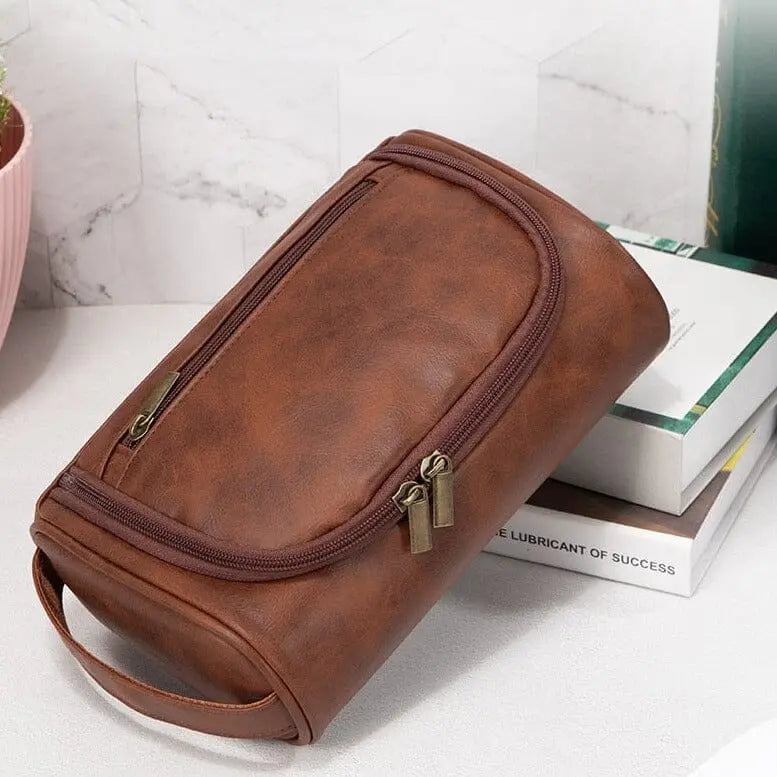 Intérieur spacieux de la trousse de toilette zippée