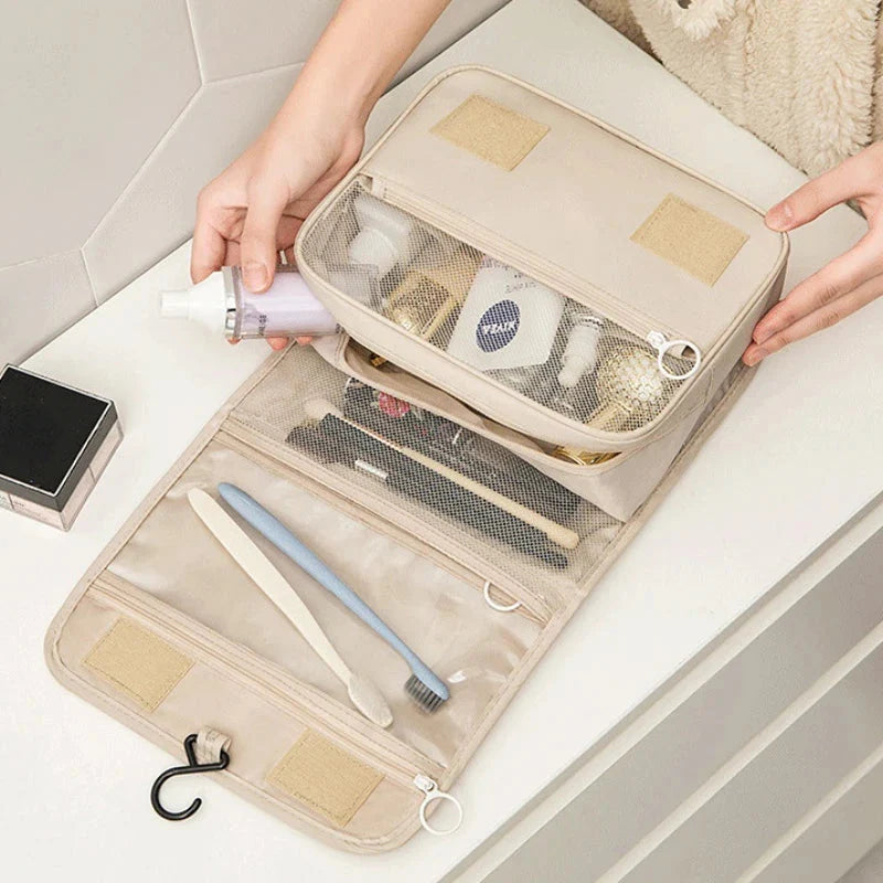 Trousse de toilette fermée, poignée de transport en évidence