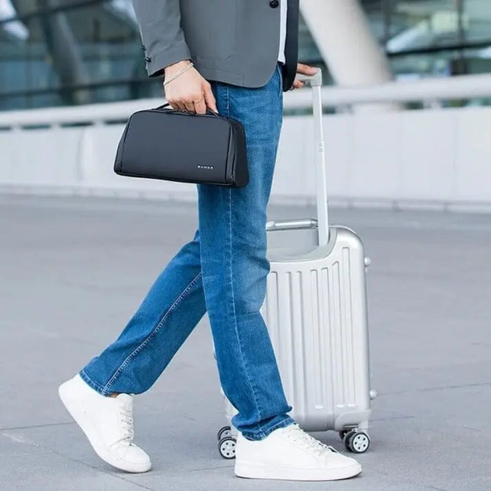 Détail de la fermeture éclair robuste de la trousse