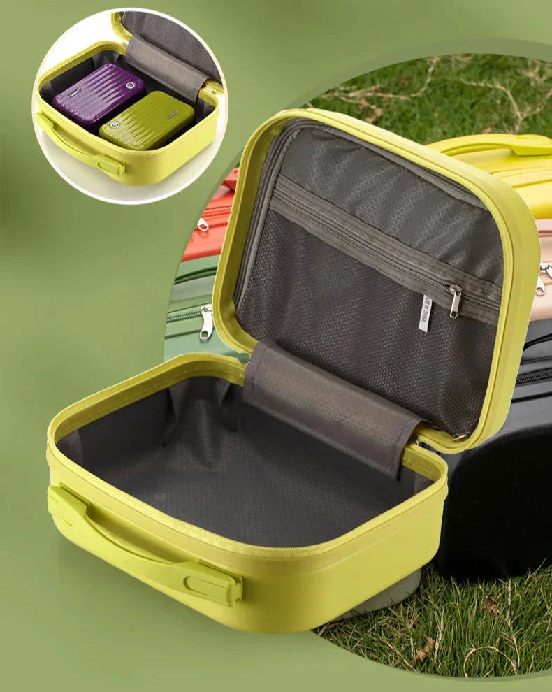 Intérieur spacieux du vanity case avec compartiments organisés