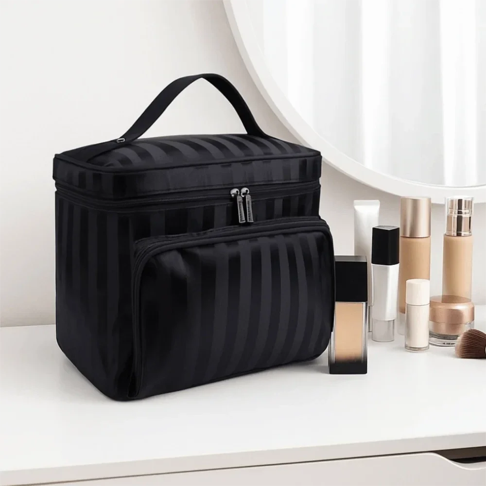 Vanity case souple à rayures élégantes, vue de face