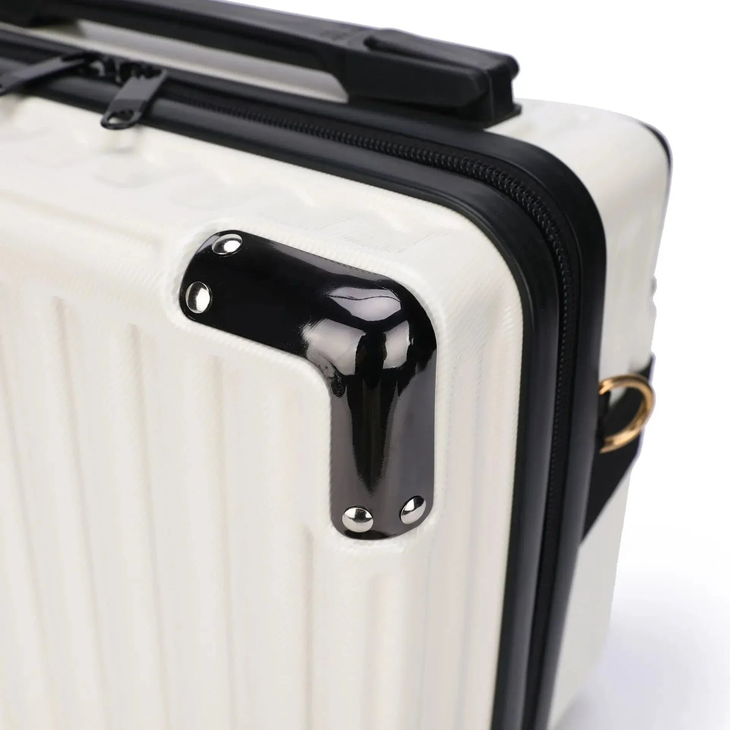 Vue latérale du vanity case avec détails de la sangle