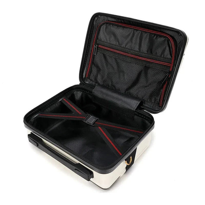 Vanity case ouvert montrant l'espace de rangement spacieux